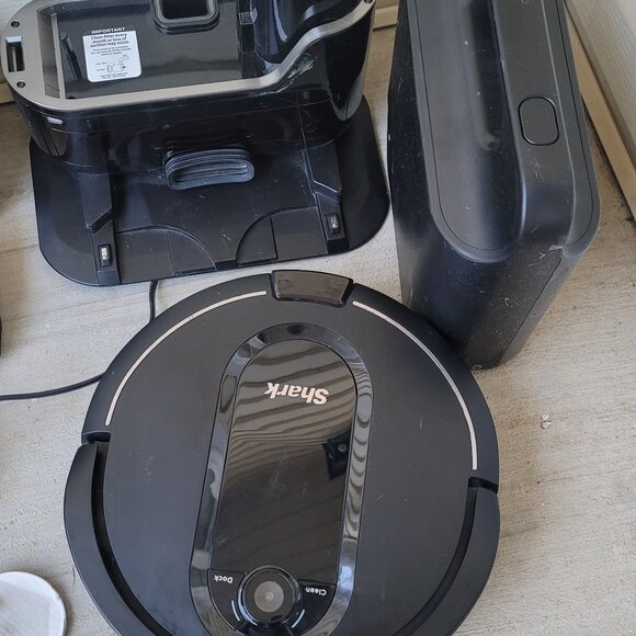 Shark RV1001AE IQ Robot Self-Empty XL, Robot Vacuum with IQ Navigation - Picture 3 of 15